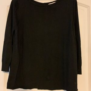 Button back sweater